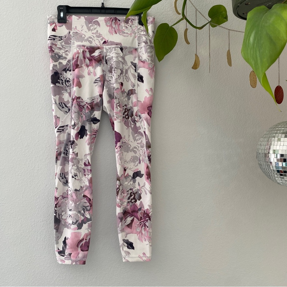 Athleta Stash Pocket Salutation Peony Floral 7/8 Tight Leggings